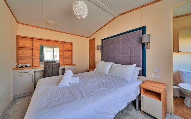 2 Bedroom Mobile Home in Wimborne, No Deposit