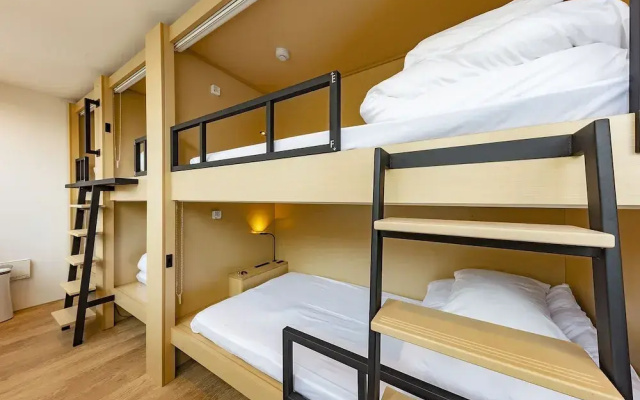plat hostel keikyu kamakura wave