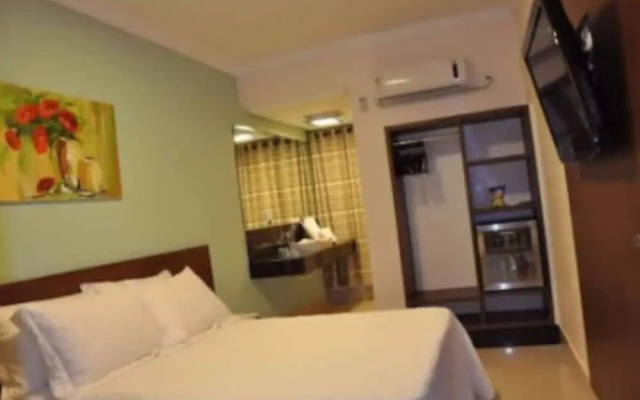 Hotel Saron