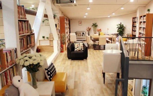 Zhumei Impression Apartment Hotel (Qingdao Taidong Pedestrian Street)