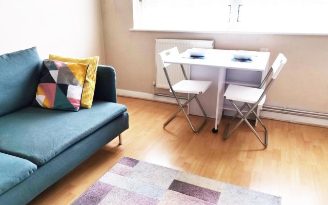 Charming London Town Studio Flat, Tower Bridge
