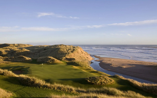 Trump MacLeod House & Lodge, Scotland