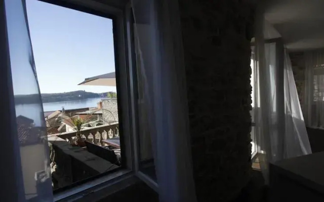 Grand Terrace Sea View Apartments