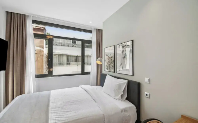 Limehome Piraeus Olive