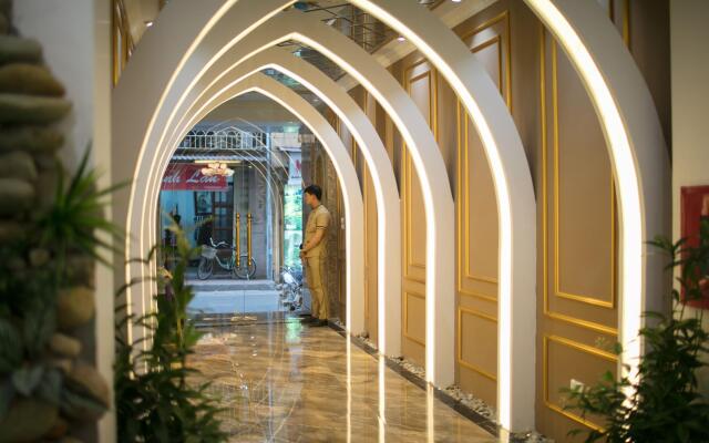 Viola Royal Hotel & Spa Ханой вид на фасад