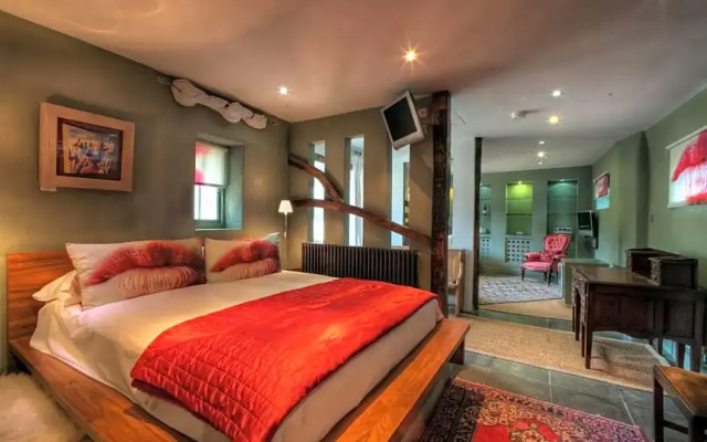 Strattons Hotel