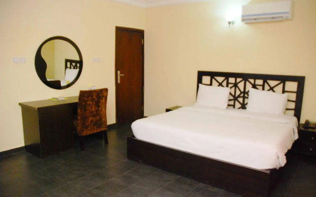 Lucky Sunshine Hotel