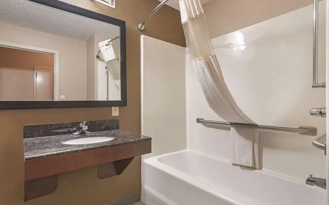 MainStay Suites Decatur River City