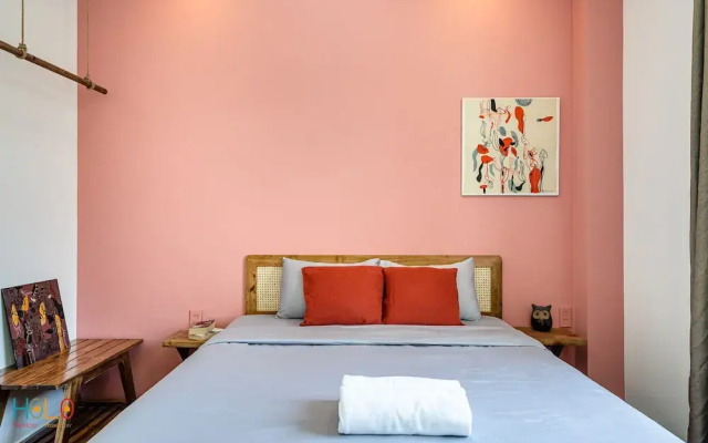 HoLo Central Saigon - Serviced HomeStay