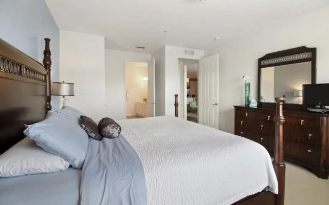 Poolside Charm 3 Bedroom Condo