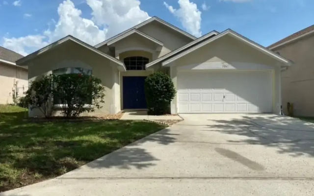 The Poolview Villa in Haines City