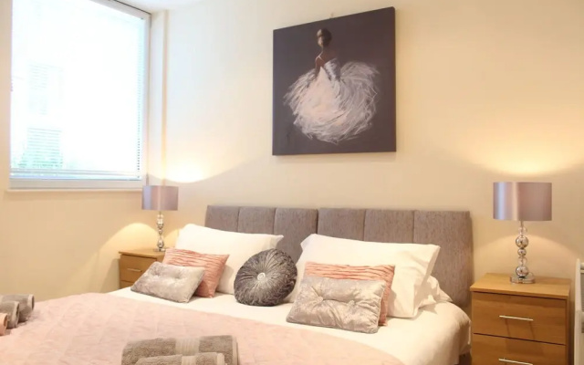 South Quay Apartment One