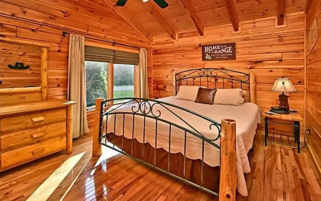 Hanky Panky 1 Bedroom Cabin