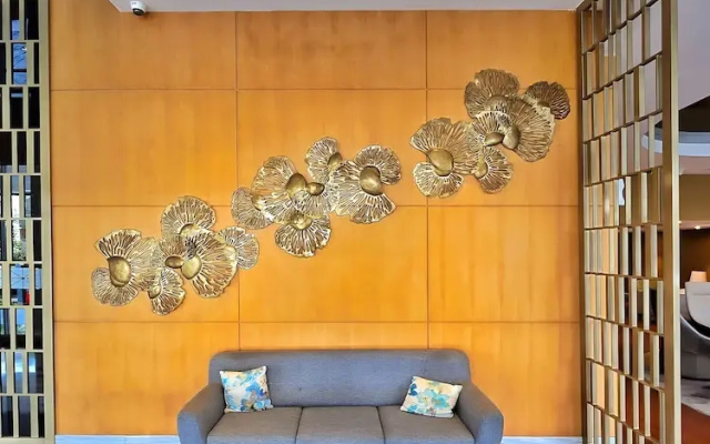 Amethyst By SanLiving - 3BR & 1 Maid Room - Central Park Mall