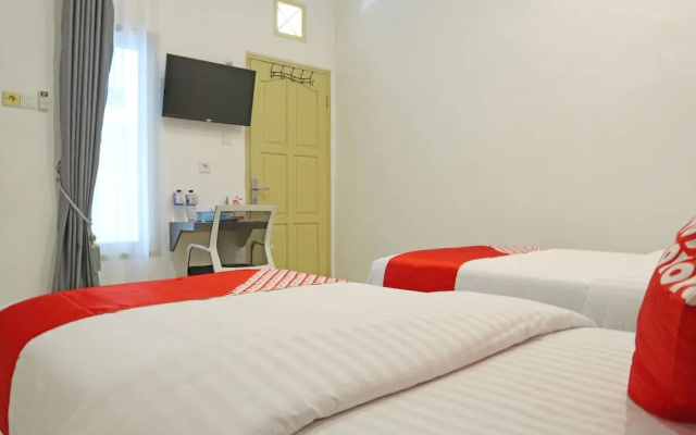 Sachila Residence Syariah  by OYO Rooms