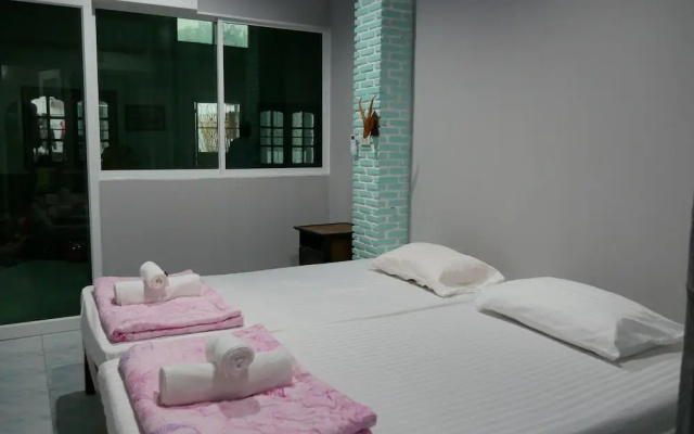 Muangluangraek Homestay