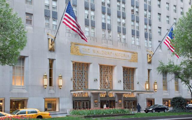 Отель Waldorf Astoria New York США, Нью-Йорк - 8 отзывов об отеле, цены и фото номеров - забронировать отель Waldorf Astoria New York онлайн вид на фасад