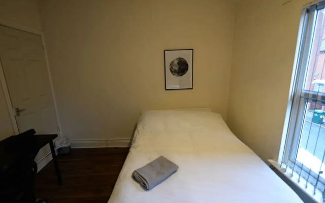 Spacious Apartment in Coventry near Belgrade Theatre