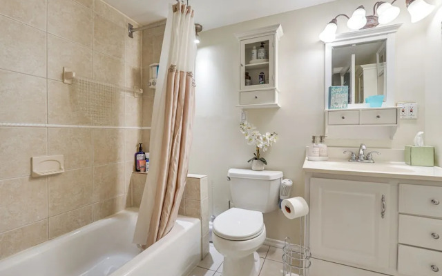 Walkable Poughkeepsie Apartment w/ Shared Yard!