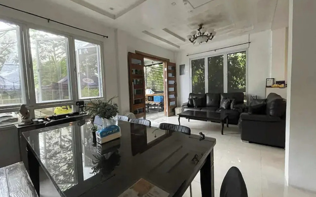 Villa Teresa Esperanza Tourist Inn