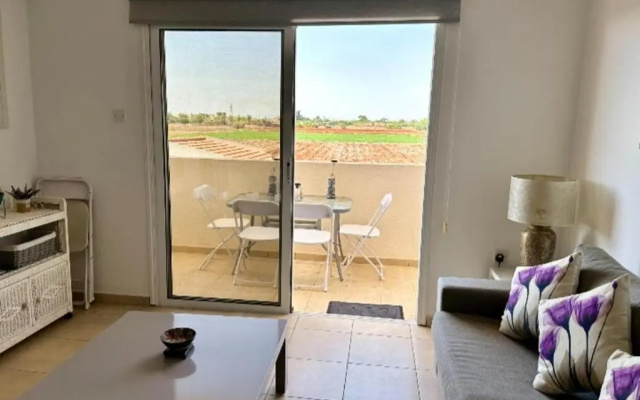 Stunning Spacious 2-bed Apartment in Liopetri