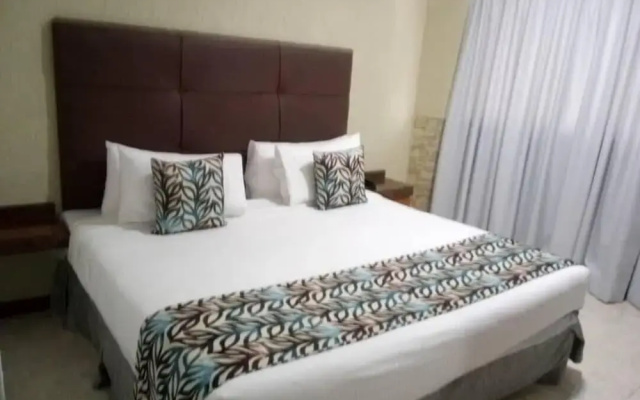 Hotel Miramar Suites