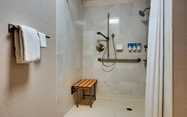 Drury Inn & Suites Findlay