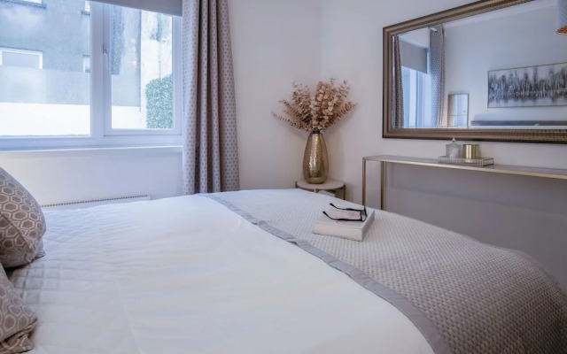 Luxurious Apartment Charlton Mews - 2 Bed - Tenby