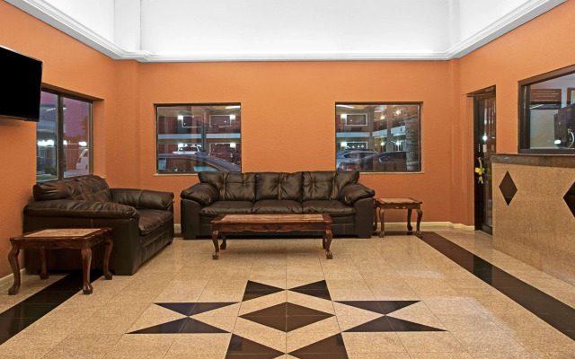 Super 8 by Wyndham Houston/Brookhollow NW