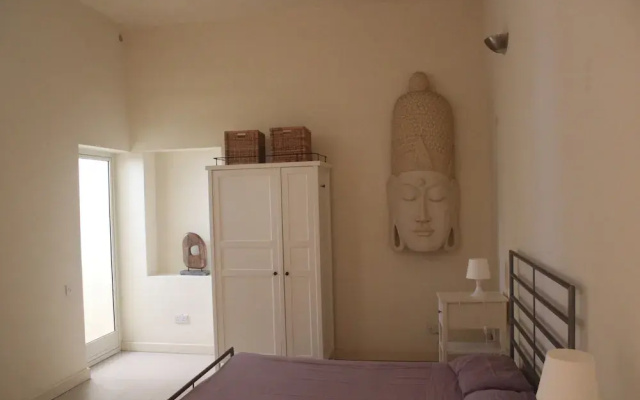 Stylish, Modern, Central Apartment in St Julians, Malta - Sleep 4