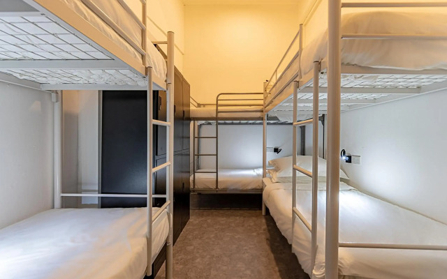 RedDoorz Hostel Near Chinatown Mrt