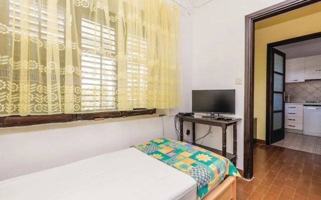 Nice Home in Stara Novalja With Wifi and 3 Bedrooms