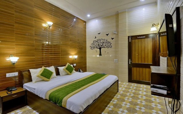 Hotel Holy City