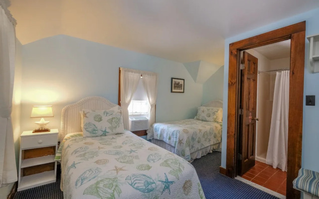 Pequot Hotel