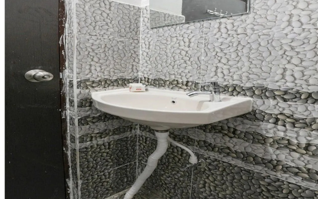 OYO 13569 Virat Residency