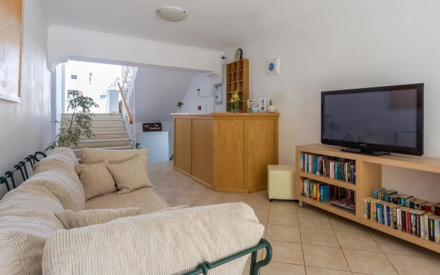 Ritsa Apartments