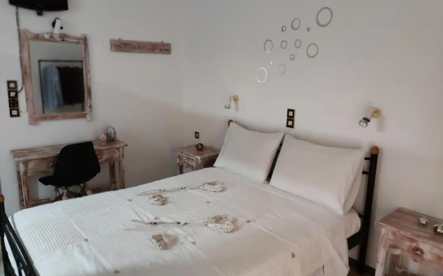 Gioula's Residence