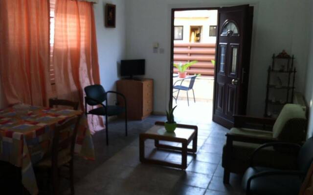 Отель Valentinos House Кипр, Пафос - отзывы, цены и фото номеров - забронировать отель Valentinos House онлайн комната для гостей