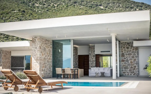 Varko Luxury Suites