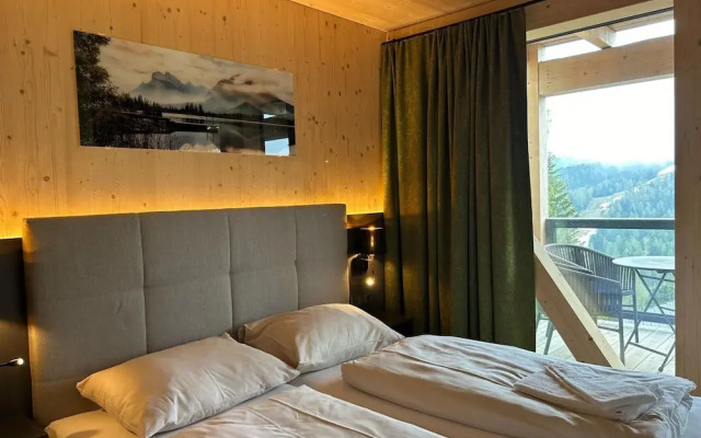 Chalet With Sauna on Balcony