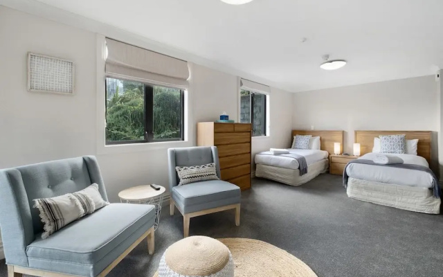 Lakefront Luxury 911 Studio
