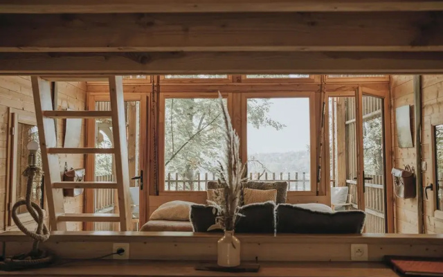 Cabane de la Saône by Lyon Country House