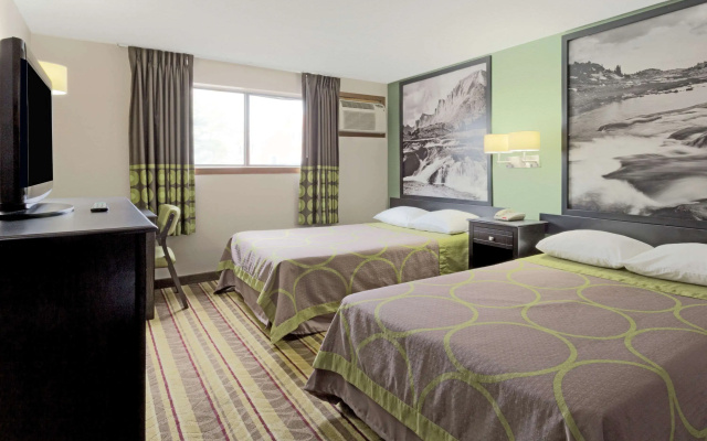 Super 8 by Wyndham Green River