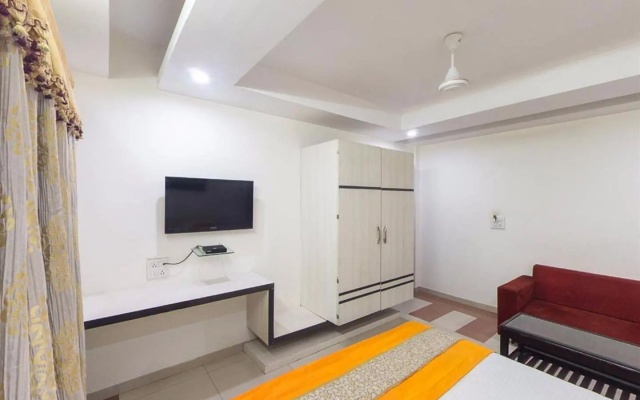 OYO 5839 Hotel Mohit Regency