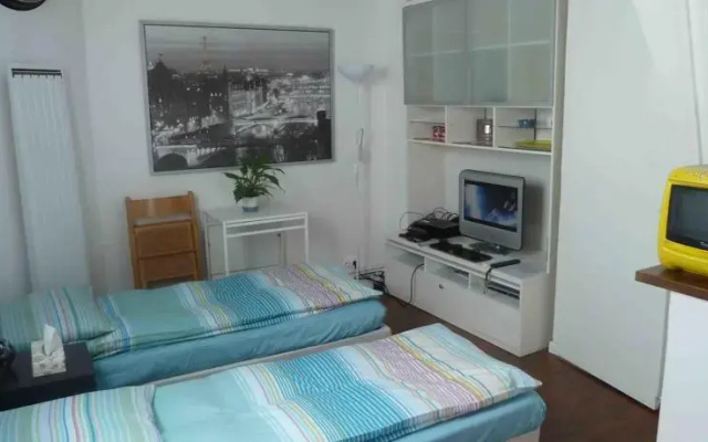 Studio Paris 8eme