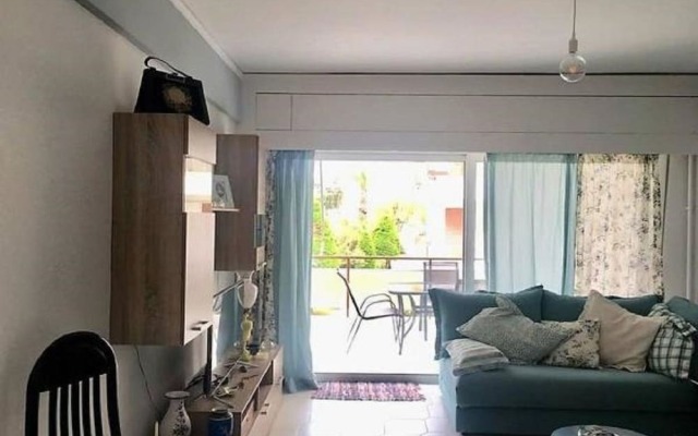 Апартаменты Sea & City Apartment in Voula комната для гостей