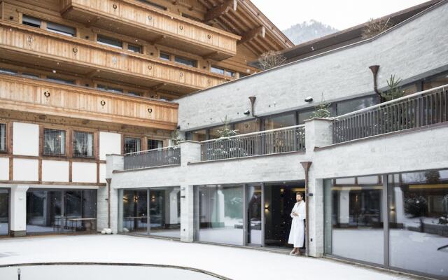 Отель ElisabethHotel Premium Private Retreat вид на фасад