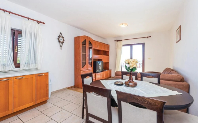 Beautiful Home in Banjol With Wifi and 2 Bedrooms
