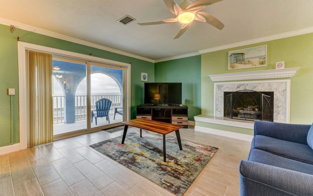 Island Retreat Upper B by Vtrips