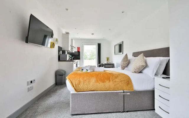 Stunning Studio In Converted Building